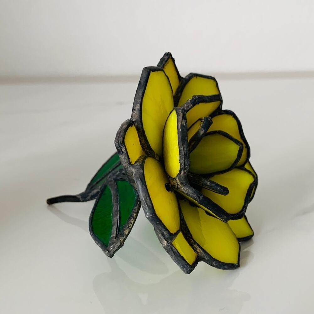 Vintage 3D Stained Glass Rose - Picture 6 of 9